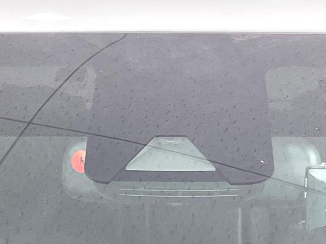 ヤリスクロス ハイブリッドＺ　禁煙車　純正８型ナビ　全周囲カメラ　セーフティセンス　ドラレコ　ビルトインＥＴＣ　レーダークルーズ　電動リアゲート　ハーフレザーシート　シートヒーター　パワーシート　コーナーセンサー　スマートキー（5枚目）