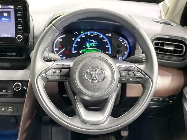 ヤリスクロス ハイブリッドＺ　禁煙車　純正８型ナビ　全周囲カメラ　セーフティセンス　ドラレコ　ビルトインＥＴＣ　レーダークルーズ　電動リアゲート　ハーフレザーシート　シートヒーター　パワーシート　コーナーセンサー　スマートキー（11枚目）