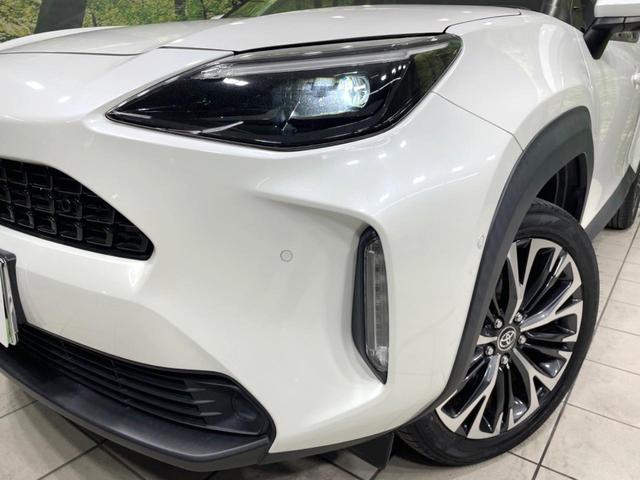 ヤリスクロス ハイブリッドＺ　禁煙車　純正８型ナビ　全周囲カメラ　セーフティセンス　ドラレコ　ビルトインＥＴＣ　レーダークルーズ　電動リアゲート　ハーフレザーシート　シートヒーター　パワーシート　コーナーセンサー　スマートキー（12枚目）