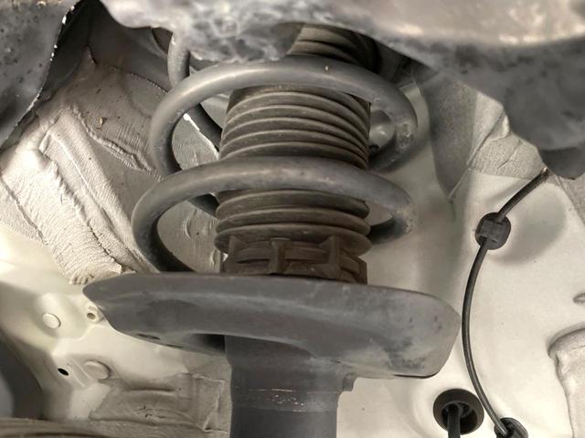 ヤリスクロス ハイブリッドＺ　禁煙車　純正８型ナビ　全周囲カメラ　セーフティセンス　ドラレコ　ビルトインＥＴＣ　レーダークルーズ　電動リアゲート　ハーフレザーシート　シートヒーター　パワーシート　コーナーセンサー　スマートキー（20枚目）