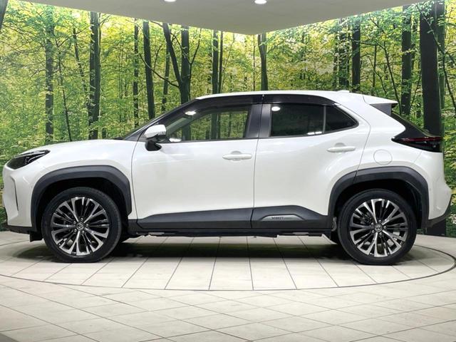 ヤリスクロス ハイブリッドＺ　禁煙車　純正８型ナビ　全周囲カメラ　セーフティセンス　ドラレコ　ビルトインＥＴＣ　レーダークルーズ　電動リアゲート　ハーフレザーシート　シートヒーター　パワーシート　コーナーセンサー　スマートキー（30枚目）