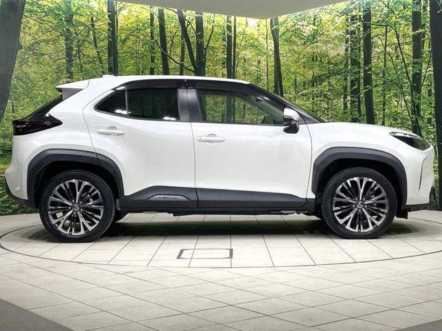 ヤリスクロス ハイブリッドＺ　禁煙車　純正８型ナビ　全周囲カメラ　セーフティセンス　ドラレコ　ビルトインＥＴＣ　レーダークルーズ　電動リアゲート　ハーフレザーシート　シートヒーター　パワーシート　コーナーセンサー　スマートキー（31枚目）