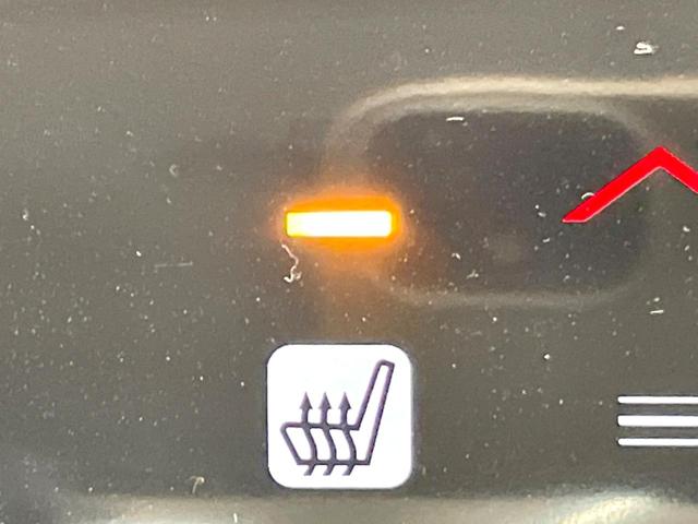 ヴェゼル ハイブリッドＺ　禁煙車　ＳＤナビ　バックカメラ　衝突軽減　ビルトインＥＴＣ　ハーフレザーシート　シートヒーター　スマートキー　ＬＥＤヘッド　クルコン　フルセグ　Ｂｌｕｅｔｏｏｔｈ　純正１７インチアルミ　オートライト（6枚目）