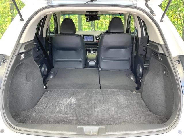 ヴェゼル ハイブリッドＺ　禁煙車　ＳＤナビ　バックカメラ　衝突軽減　ビルトインＥＴＣ　ハーフレザーシート　シートヒーター　スマートキー　ＬＥＤヘッド　クルコン　フルセグ　Ｂｌｕｅｔｏｏｔｈ　純正１７インチアルミ　オートライト（10枚目）