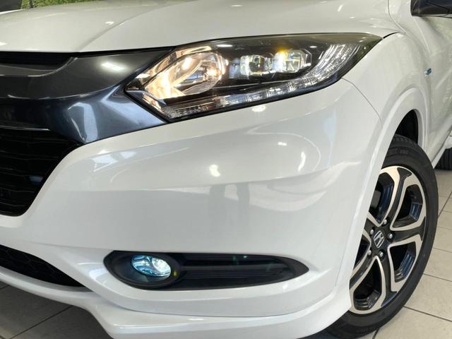 ヴェゼル ハイブリッドＺ　禁煙車　ＳＤナビ　バックカメラ　衝突軽減　ビルトインＥＴＣ　ハーフレザーシート　シートヒーター　スマートキー　ＬＥＤヘッド　クルコン　フルセグ　Ｂｌｕｅｔｏｏｔｈ　純正１７インチアルミ　オートライト（12枚目）