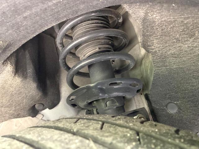 ヴェゼル ハイブリッドＺ　禁煙車　ＳＤナビ　バックカメラ　衝突軽減　ビルトインＥＴＣ　ハーフレザーシート　シートヒーター　スマートキー　ＬＥＤヘッド　クルコン　フルセグ　Ｂｌｕｅｔｏｏｔｈ　純正１７インチアルミ　オートライト（20枚目）