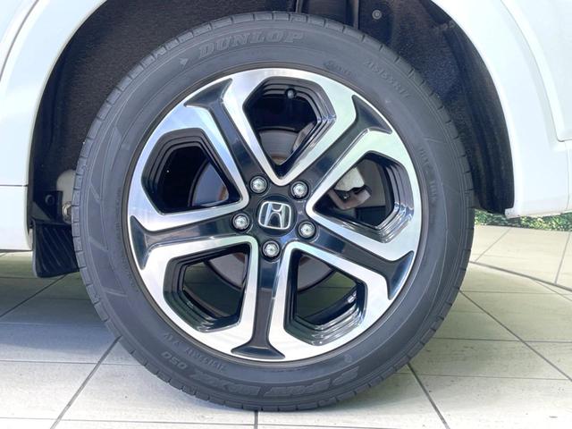 ヴェゼル ハイブリッドＺ　禁煙車　ＳＤナビ　バックカメラ　衝突軽減　ビルトインＥＴＣ　ハーフレザーシート　シートヒーター　スマートキー　ＬＥＤヘッド　クルコン　フルセグ　Ｂｌｕｅｔｏｏｔｈ　純正１７インチアルミ　オートライト（24枚目）