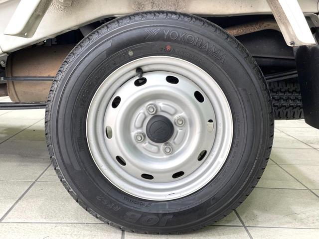 ハイゼットトラック スタンダード　禁煙車　純正オーディオ　ドアバイザー　パワーステアリング　衝突安全ボディ　ヘッドライトレベライザー　３方開荷台　荷台ステップ（28枚目）