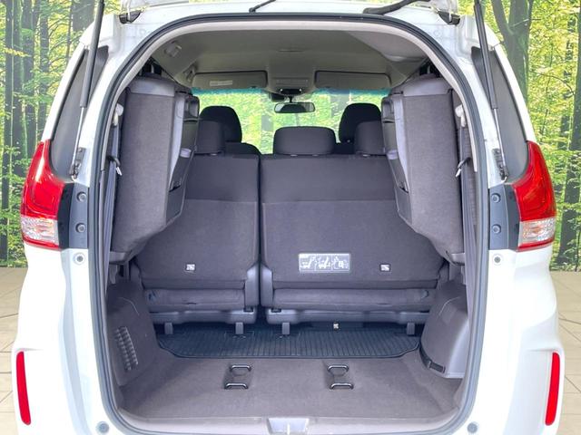 フリード Ｇ・ホンダセンシング　両側電動ドア　純正ＳＤナビ　バックカメラ　寒冷地仕様　衝突被害軽減システム　禁煙車　コーナーセンサー　スマートキー　ＬＥＤヘッド　ビルトインＥＴＣ　オートハイビーム　車線逸脱警報　オートライト（11枚目）