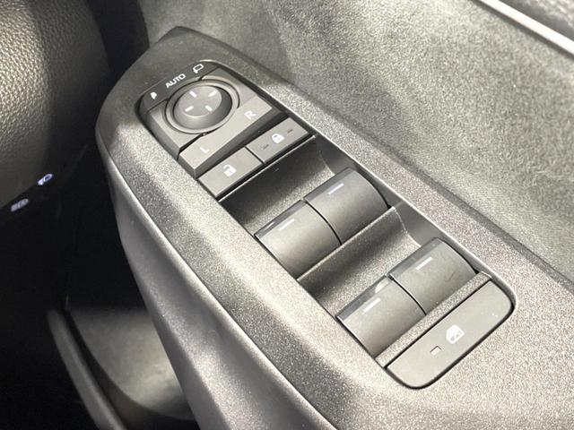 ヤリスクロス G 禁煙車 純正8型ナビ バックカメラ セーフティセンス ドラレコ ビルトインETC フルセグ レーダークルーズ コーナーセンサー スマートキー 純正16インチアルミ オートハイビーム オートエアコン(32枚目)