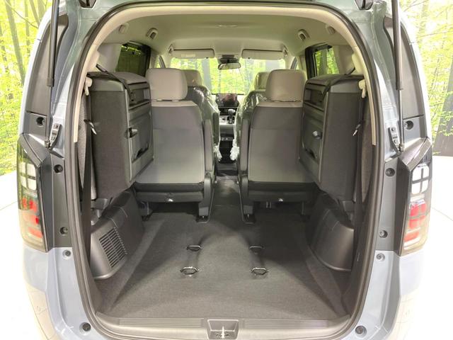 フリード エアー 登録済未使用車 両側電動ドア バックカメラ ホンダセンシング 8型ディスプレイ アダプティブクルーズ コーナーセンサー スマートキー LEDヘッド オートハイビーム オートエアコン Bluetooth(11枚目)