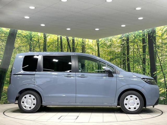 フリード エアー 登録済未使用車 両側電動ドア バックカメラ ホンダセンシング 8型ディスプレイ アダプティブクルーズ コーナーセンサー スマートキー LEDヘッド オートハイビーム オートエアコン Bluetooth(30枚目)