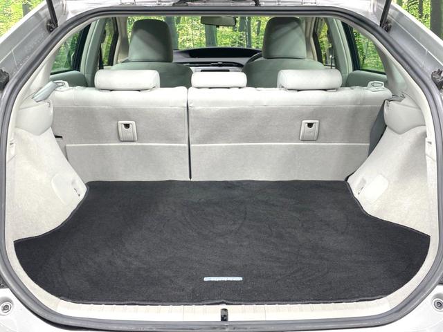 プリウス Ｓ　禁煙車　純正ナビ　バックカメラ　ＨＩＤヘッド　オートライト　オートエアコン　スマートキー　純正１５インチアルミ　横滑り防止装置　電動格納ミラー　衝突安全ボディ　盗難防止システム　ＣＤ再生　地デジ（50枚目）