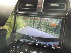 【バックカメラ】駐車時に後方がリアルタイム映像で確認できます。大型商業施設や立体駐車場での駐車時や、夜間のバック時に大活躍！運転スキルに関わらず、今や必須となった装備のひとつです！ 4