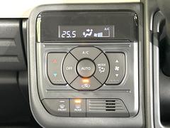 【オートエアコン】一度お好みの温度に設定すれば、車内の温度を検知し風量や温度を自動で調整。暑い…寒い…と何度もスイッチ操作をする必要はありません。快適な車内空間には必須の機能ですね♪ 5