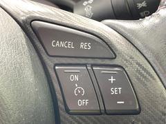 【クルーズコントロール】高速道路もラクラク走行。アクセルを離しても一定速度で走行ができ、長距離運転時の負担を軽減！加速・減速も簡単なスイッチ操作で調整できます。 7