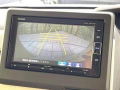 【バックカメラ】駐車時に後方がリアルタイム映像で確認できます。大型商業施設や立体駐車場での駐車時や、夜間のバック時に大活躍！運転スキルに関わらず、今や必須となった装備のひとつです！ 4