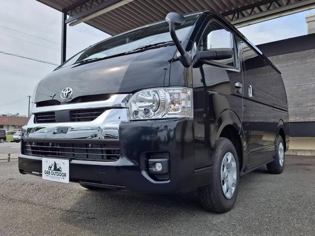 ハイエースワゴン ＧＬ　４ＷＤ／登録済未使用車／４列１０人乗り／パノラミックビューモニター／デジタルインナーミラー／パワースライドドア（10枚目）