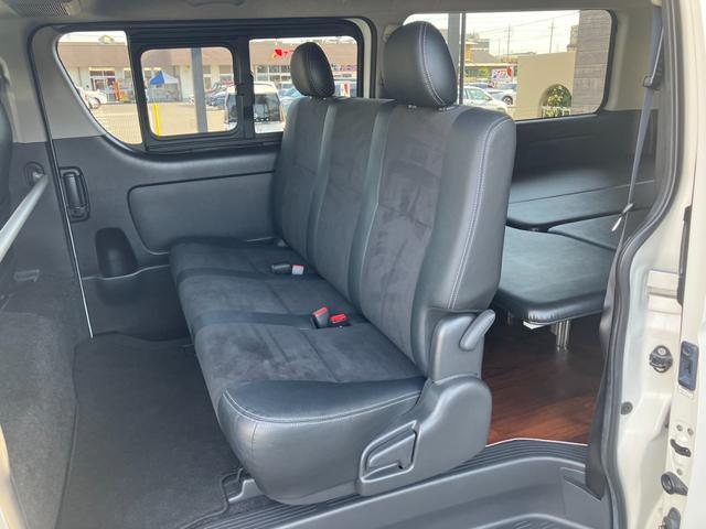 ハイエースバン スーパーＧＬ　ダークプライム　パナソニック大型ナビＴＶ／ベッドキット／バックモニター／ＥＴＣ車載器／社外エアロ／社外１７ｉｎアルミ／ローダウン／ＬＥＤヘッドライト／スマートキー＆プッシュスタート／サイドバイザー／社外ショック（52枚目）