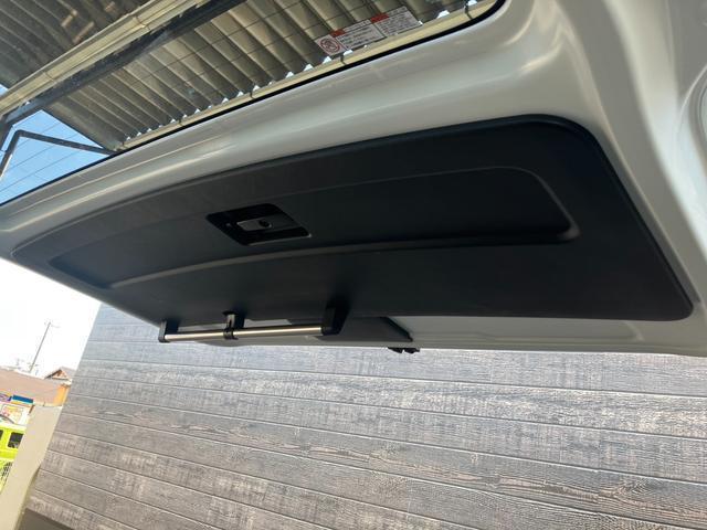 ハイエースバン スーパーＧＬ　ダークプライム　パナソニック大型ナビＴＶ／ベッドキット／バックモニター／ＥＴＣ車載器／社外エアロ／社外１７ｉｎアルミ／ローダウン／ＬＥＤヘッドライト／スマートキー＆プッシュスタート／サイドバイザー／社外ショック（60枚目）