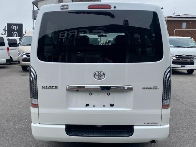 ハイエースバン ロングスーパーＧＬ　ローダウン／コブラエアロ／社外アルミ／ＧＲ８シートカバー／ナビＴＶ／ＥＴＣ車載器／フリップダウンモニター／ＬＥＤテールランプ／スマートキー＆プッシュスタート／ＡＣ１００Ｖ電源／ＬＥＤヘッドライト（21枚目）