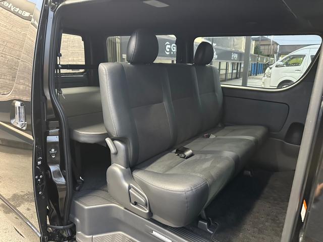 ハイエースバン スーパーGL ダークプライムII ナビTV/Bカメラ/パワスラ/ベッドキット/GR8オリジナルセンターコンソール/LEDヘッドライト/スマートキー(18枚目)