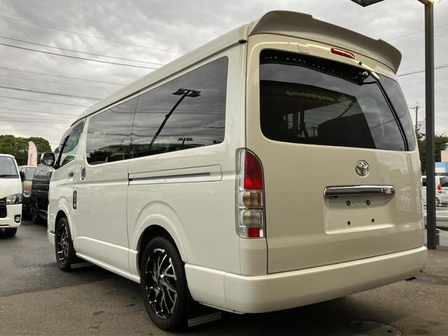 ハイエースワゴン GL 4WD/BIG-Xナビ/Bカメラ/天吊りモニタ/4列10人乗/社外アルミ/スマートキー/パワスラ/ベッドキット(12枚目)