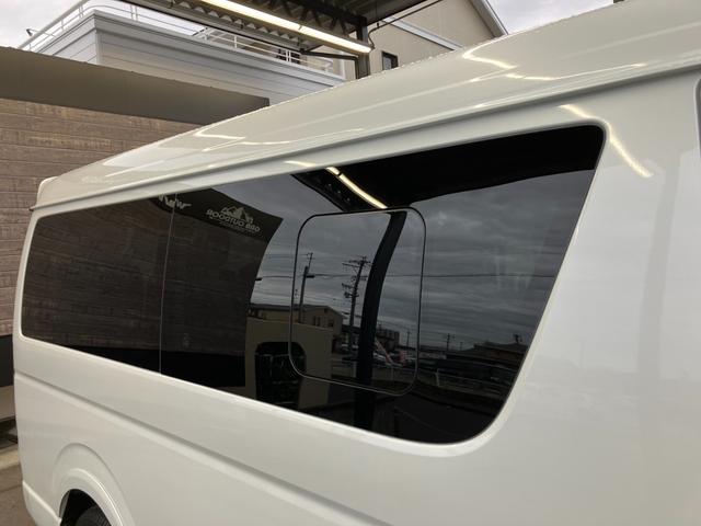 ハイエースワゴン GL 4WD/BIG-Xナビ/Bカメラ/天吊りモニタ/4列10人乗/社外アルミ/スマートキー/パワスラ/ベッドキット(33枚目)