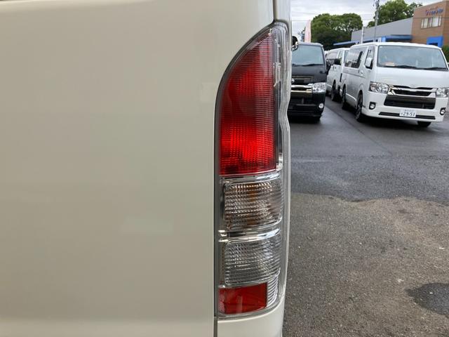 ハイエースワゴン GL 4WD/BIG-Xナビ/Bカメラ/天吊りモニタ/4列10人乗/社外アルミ/スマートキー/パワスラ/ベッドキット(39枚目)