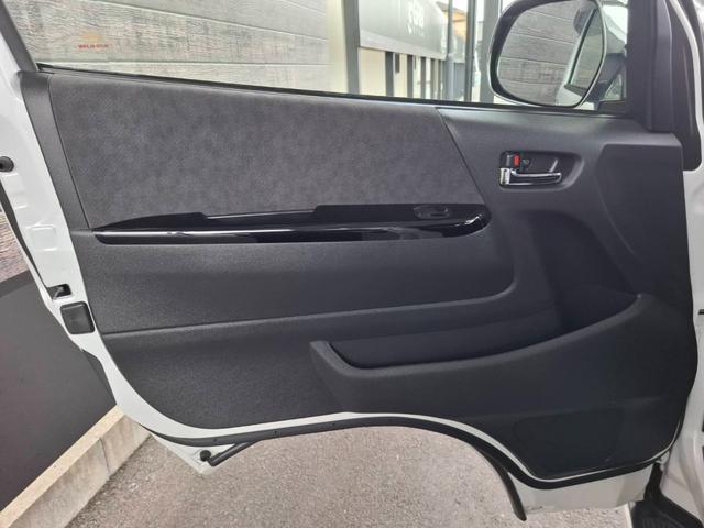 ハイエースワゴン GL 4WD/BIG-Xナビ/Bカメラ/天吊りモニタ/4列10人乗/社外アルミ/スマートキー/パワスラ/ベッドキット(41枚目)