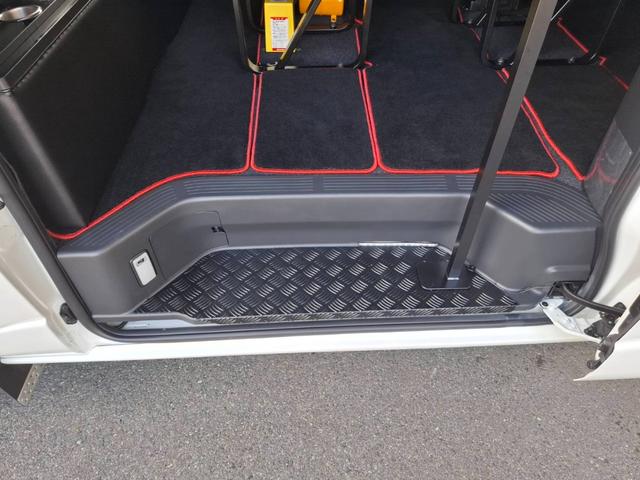 ハイエースワゴン GL 4WD/BIG-Xナビ/Bカメラ/天吊りモニタ/4列10人乗/社外アルミ/スマートキー/パワスラ/ベッドキット(54枚目)