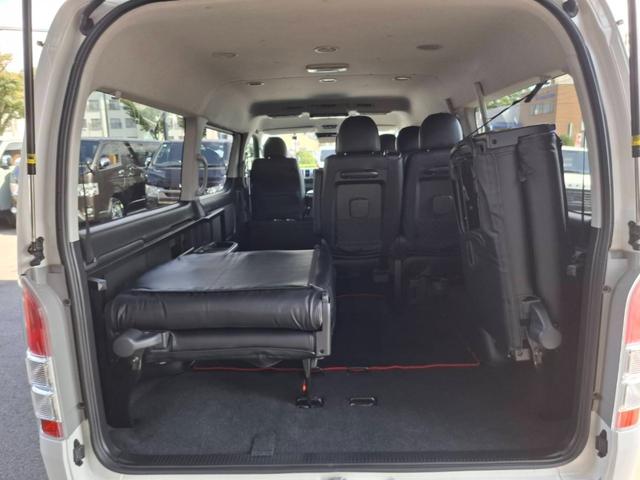 ハイエースワゴン GL 4WD/BIG-Xナビ/Bカメラ/天吊りモニタ/4列10人乗/社外アルミ/スマートキー/パワスラ/ベッドキット(58枚目)