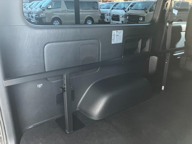 ハイエースバン スーパーGL ダークプライムII BIG-XナビTV/全方位カメラ/デジタルインナーミラー/社外アルミ/フロントエアロ/ベッドキット/両側パワスラ(56枚目)