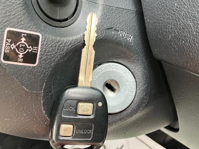 タウンエースバン GL アルトピアーノキャンパー/10inディスプレイオーディオ/ETC/バックモニター/キーレスエントリー/ネッドキット/サブバッテリー/外部電源/社外アルミ/テーブル/Wエアバック/両側スライドドア(19枚目)