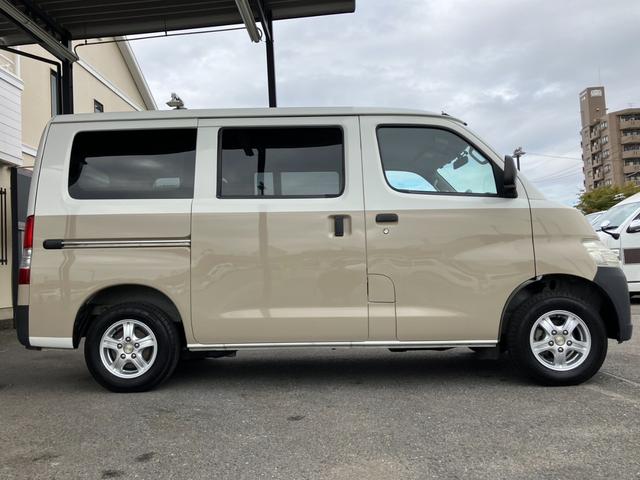 タウンエースバン GL アルトピアーノキャンパー/10inディスプレイオーディオ/ETC/バックモニター/キーレスエントリー/ネッドキット/サブバッテリー/外部電源/社外アルミ/テーブル/Wエアバック/両側スライドドア(24枚目)