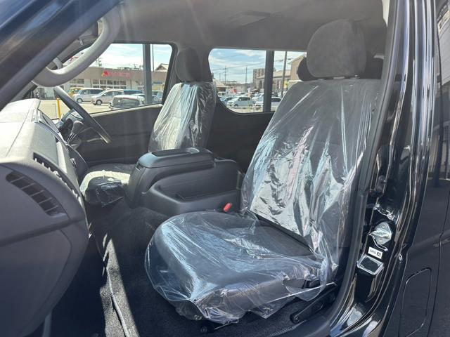 ハイエースワゴン GL 登録済未使用/4列10人乗り/全方位カメラ/スマートキ&プッシュS/パワスラ/セーフティーセンス/デジタルミラー(17枚目)