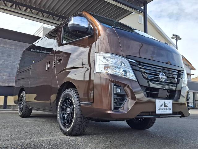 キャラバン ロングプレミアムＧＸ　４ＷＤ／寒冷地仕様／ＢＩＧ－Ｘナビ／全方位カメラ／デジタルミラー／社外アルミ／パワースライドドア／ベッドキット／ＬＥＤヘッドライト／スマートキー／コーナーセンサー／サイドバイザー／シートヒーター（9枚目）