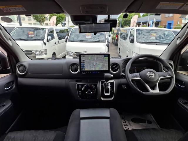 キャラバン ロングプレミアムＧＸ　４ＷＤ／寒冷地仕様／ＢＩＧ－Ｘナビ／全方位カメラ／デジタルミラー／社外アルミ／パワースライドドア／ベッドキット／ＬＥＤヘッドライト／スマートキー／コーナーセンサー／サイドバイザー／シートヒーター（14枚目）