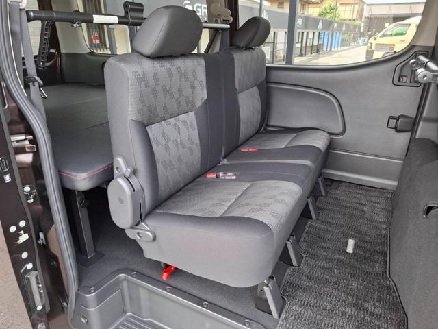 キャラバン ロングプレミアムＧＸ　４ＷＤ／寒冷地仕様／ＢＩＧ－Ｘナビ／全方位カメラ／デジタルミラー／社外アルミ／パワースライドドア／ベッドキット／ＬＥＤヘッドライト／スマートキー／コーナーセンサー／サイドバイザー／シートヒーター（17枚目）