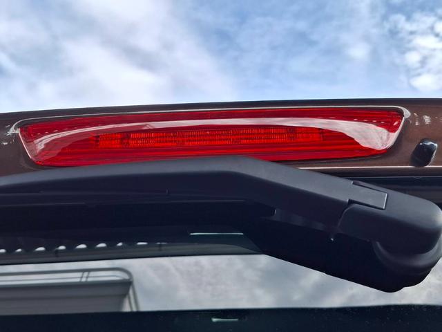 キャラバン ロングプレミアムＧＸ　４ＷＤ／寒冷地仕様／ＢＩＧ－Ｘナビ／全方位カメラ／デジタルミラー／社外アルミ／パワースライドドア／ベッドキット／ＬＥＤヘッドライト／スマートキー／コーナーセンサー／サイドバイザー／シートヒーター（34枚目）