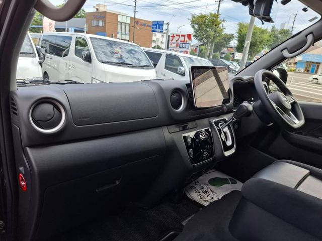 キャラバン ロングプレミアムＧＸ　４ＷＤ／寒冷地仕様／ＢＩＧ－Ｘナビ／全方位カメラ／デジタルミラー／社外アルミ／パワースライドドア／ベッドキット／ＬＥＤヘッドライト／スマートキー／コーナーセンサー／サイドバイザー／シートヒーター（43枚目）