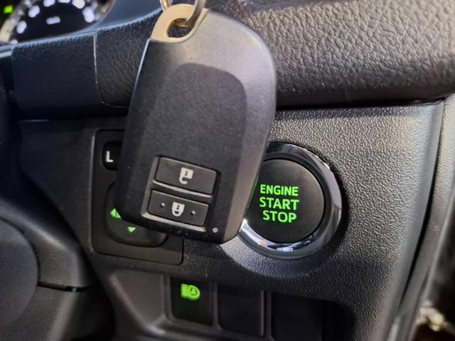 ハイエースバン スーパーGL ダークプライムII 4WD/ナビTV/ETC車載器/スマートキー&プッシュスタート/LEDヘッドライト/両側スライドドア/サイドバイザー/ダブルエアバック/トヨタセーフティセンス/ベッドキット/スライドドア小窓あり(3枚目)
