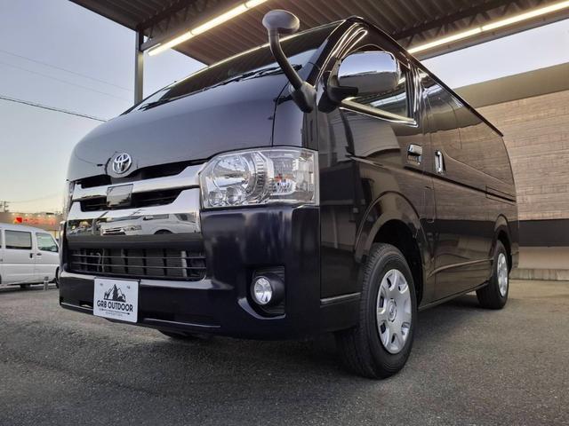 ハイエースバン スーパーGL ダークプライムII 4WD/ナビTV/ETC車載器/スマートキー&プッシュスタート/LEDヘッドライト/両側スライドドア/サイドバイザー/ダブルエアバック/トヨタセーフティセンス/ベッドキット/スライドドア小窓あり(10枚目)