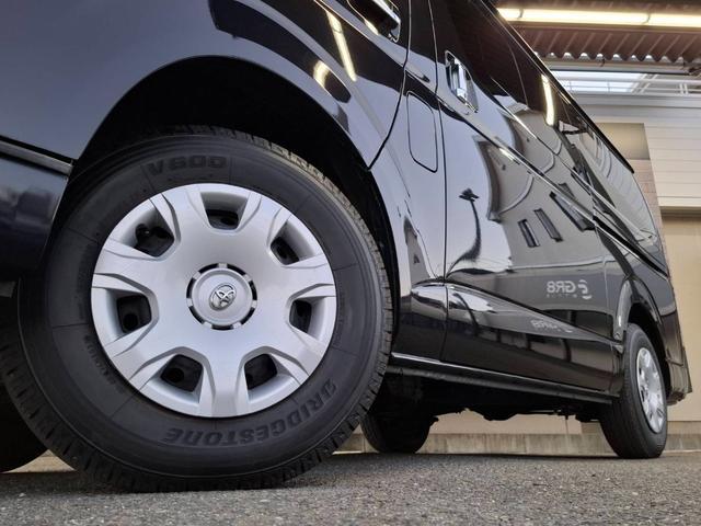 ハイエースバン スーパーGL ダークプライムII 4WD/ナビTV/ETC車載器/スマートキー&プッシュスタート/LEDヘッドライト/両側スライドドア/サイドバイザー/ダブルエアバック/トヨタセーフティセンス/ベッドキット/スライドドア小窓あり(13枚目)