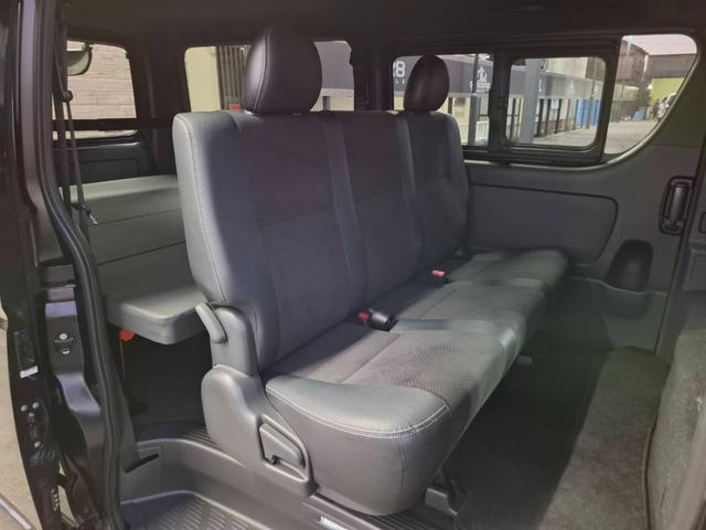 ハイエースバン スーパーGL ダークプライムII 4WD/ナビTV/ETC車載器/スマートキー&プッシュスタート/LEDヘッドライト/両側スライドドア/サイドバイザー/ダブルエアバック/トヨタセーフティセンス/ベッドキット/スライドドア小窓あり(18枚目)
