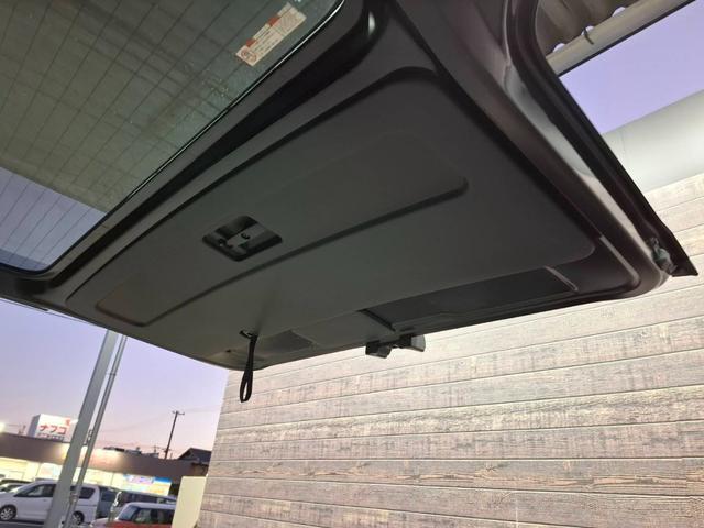 ハイエースバン スーパーGL ダークプライムII 4WD/ナビTV/ETC車載器/スマートキー&プッシュスタート/LEDヘッドライト/両側スライドドア/サイドバイザー/ダブルエアバック/トヨタセーフティセンス/ベッドキット/スライドドア小窓あり(60枚目)