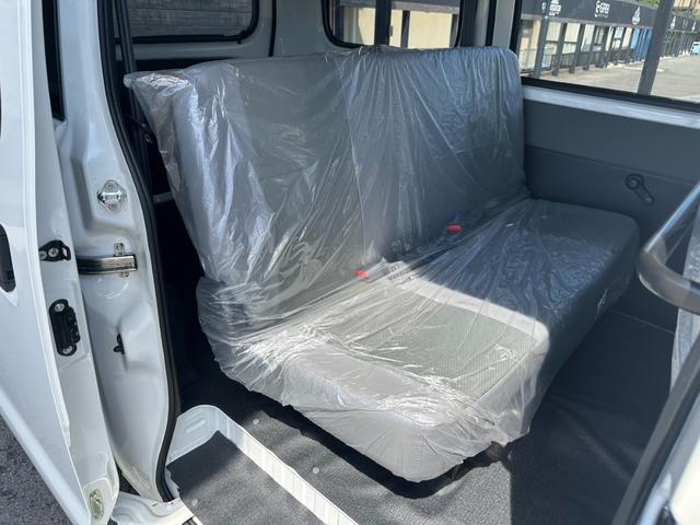 タウンエースバン GL 4WD/トヨタセーフティセンス/コーナーセンサー/アイドリングストップ/キーレスエントリー/Wエアバッグ/パワーウインドウ/横滑り防止装置/ヘッドライトレベライザー/純正ホイール/登録済未使用車(18枚目)