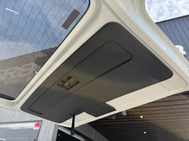 ハイエースバン スーパーGL ダークプライムII ローダウン/16インチアルミ/ベットキッド/フロントエアロ/アルパインナビ/シートカバー/クルーズコントロール(60枚目)