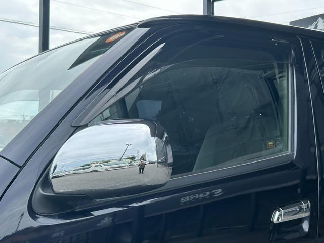 ハイエースバン スーパーGL ダークプライム BIG-Xナビ/Bカメラ/ETC/LEDヘッドライト/スマートキー&プッシュスタート/TRDアルミ/ベッドキット(34枚目)