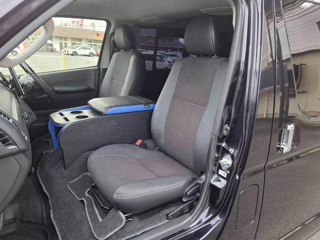 ハイエースバン スーパーGL ダークプライム BIG-Xナビ/Bカメラ/ETC/LEDヘッドライト/スマートキー&プッシュスタート/TRDアルミ/ベッドキット(41枚目)